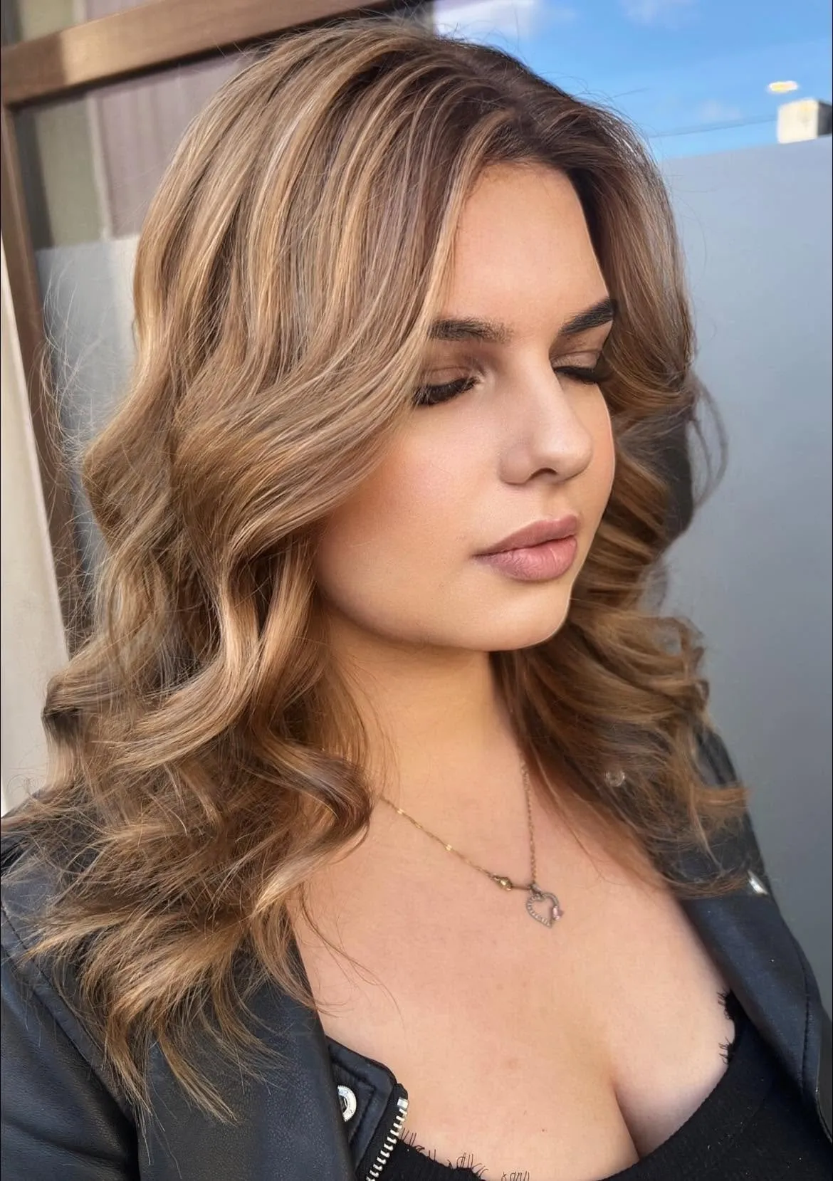 Caramel Melt, karamellblond mit Welle, Salon Selene in Międzyrzecz