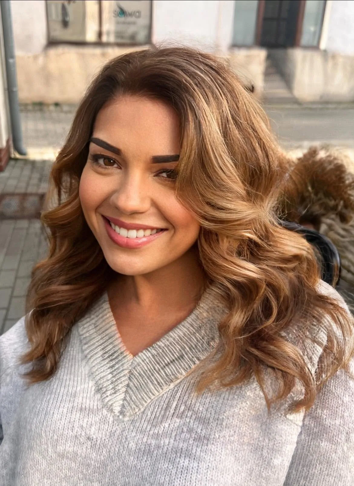 Warmes, herbstliches Braun mit Karamellreflexen, Salon Selene