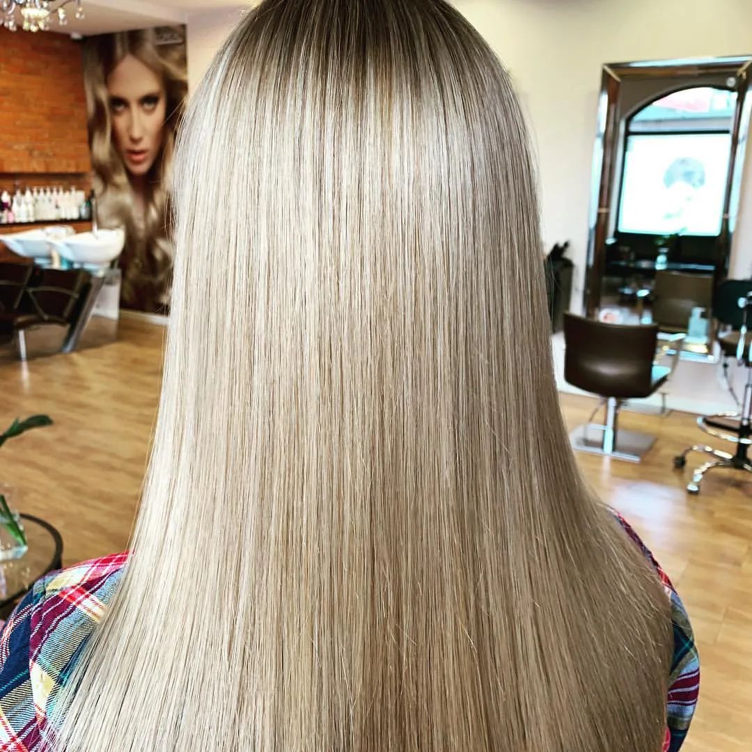 Glattes, glänzendes Blond nach Färbung und Steampod-Dampfpflege, Salon Selene in Międzyrzecz